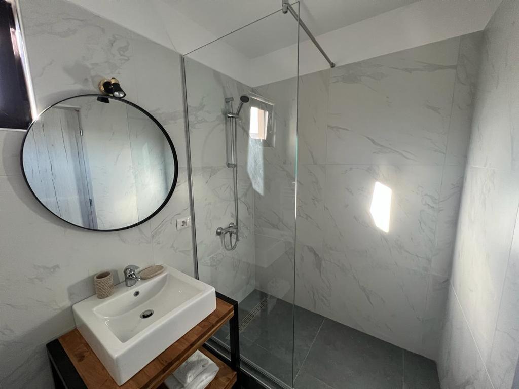 Vily Luxury Rooms Focşani Exteriér fotografie
